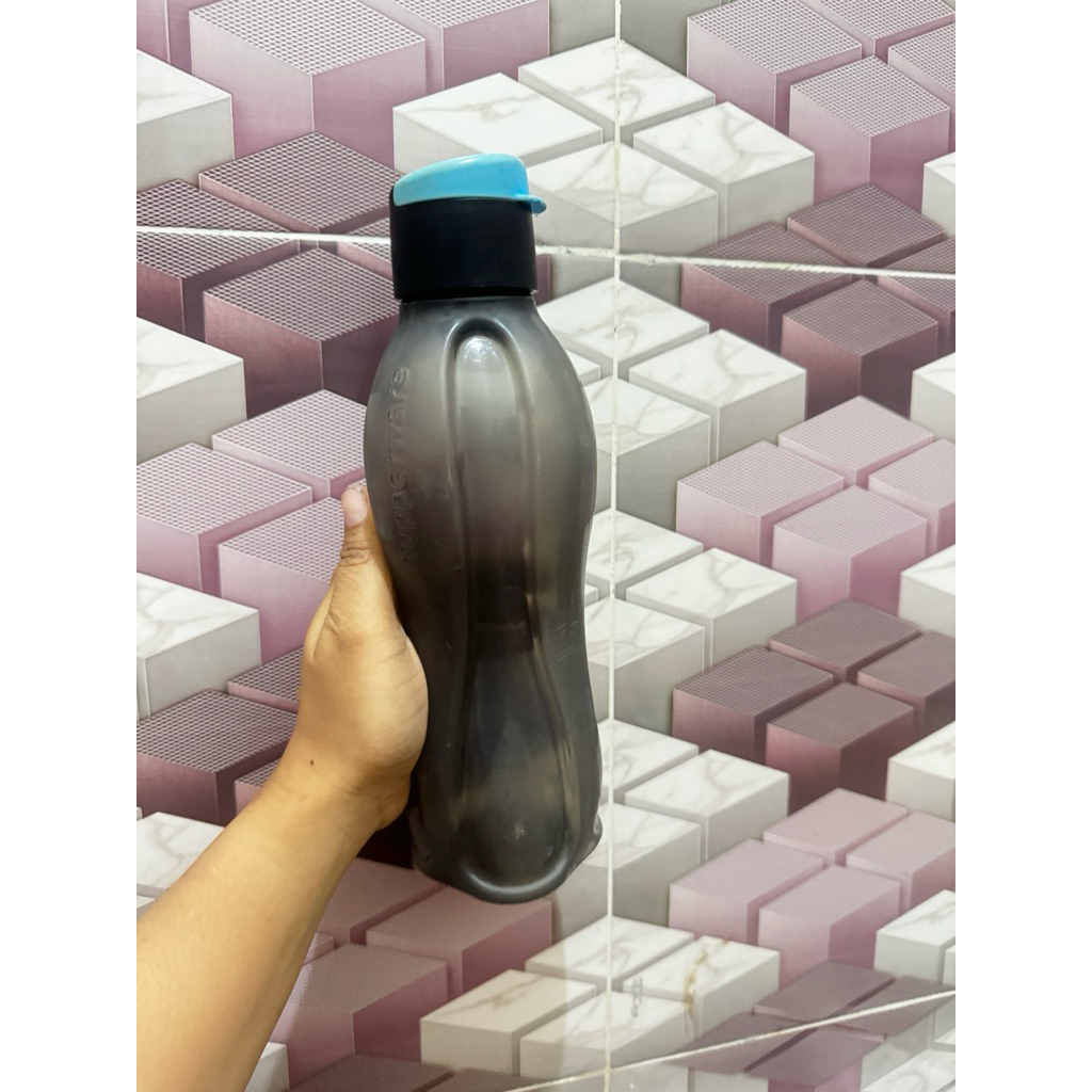 ecco bottle 750ml Tuperwaree second/preloved