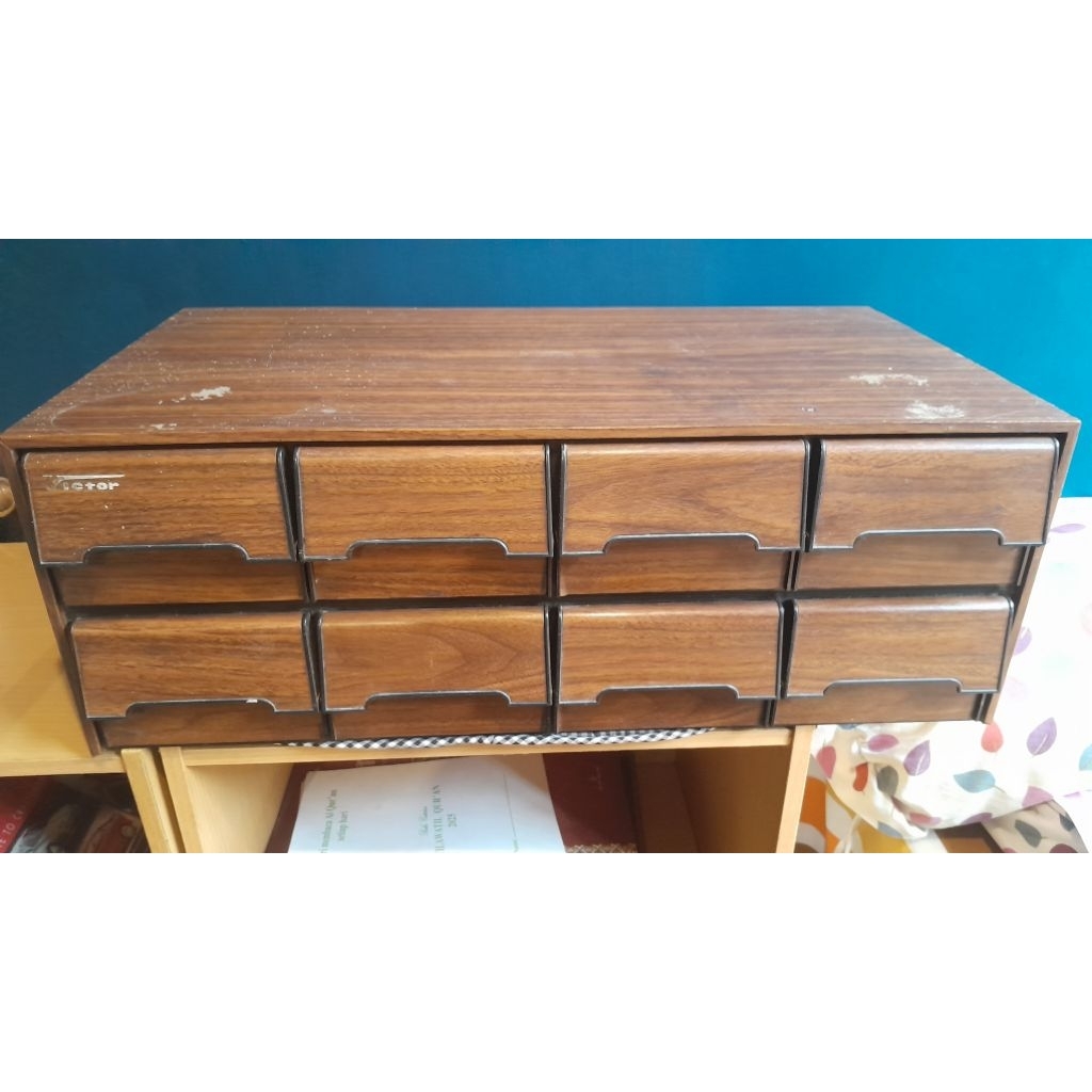 Kotak kaset jadul Victor