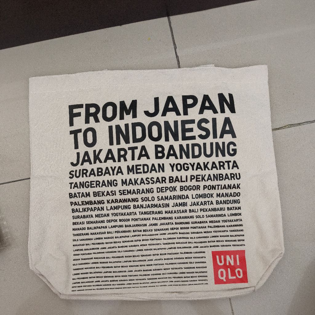 TOTE BAG UNIQLO BARU