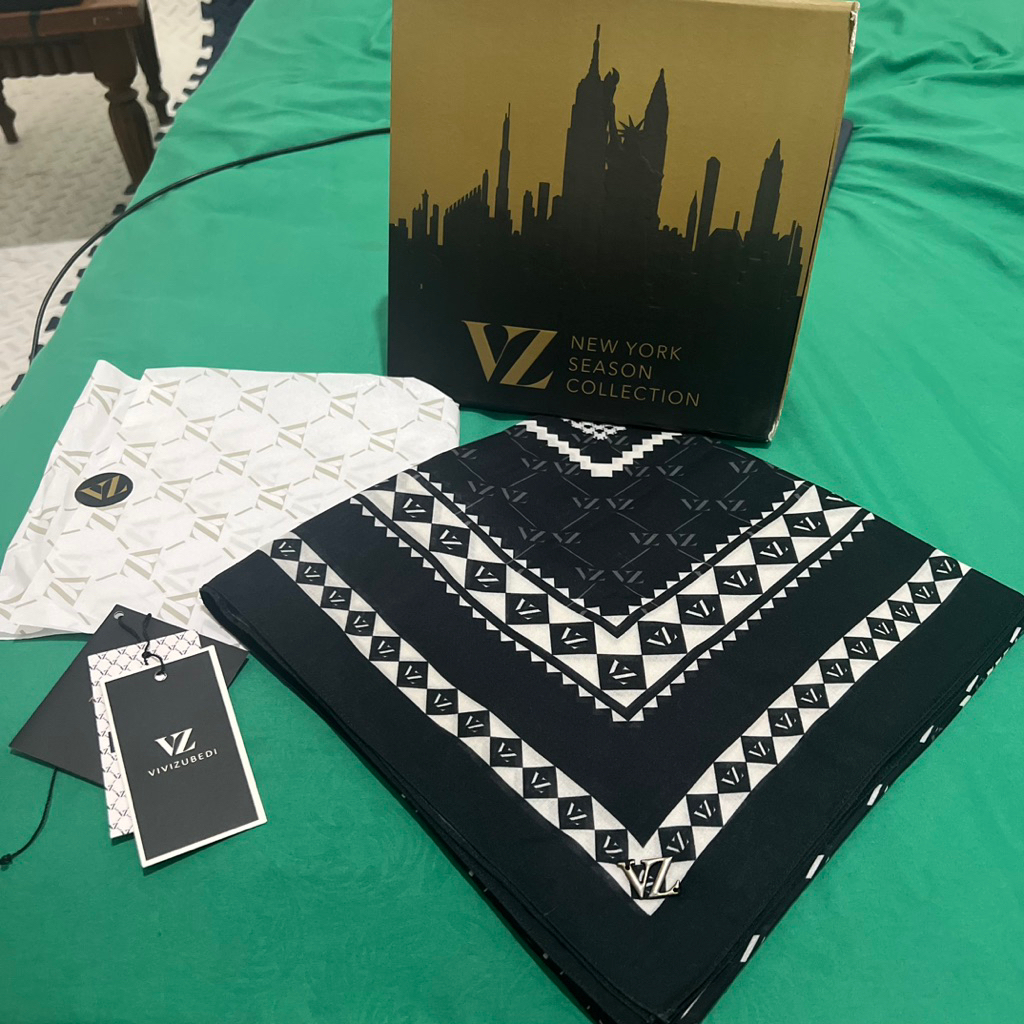 PRELOVED VZ VIVI ZUBEDI MONOGRAM LADY SCARF