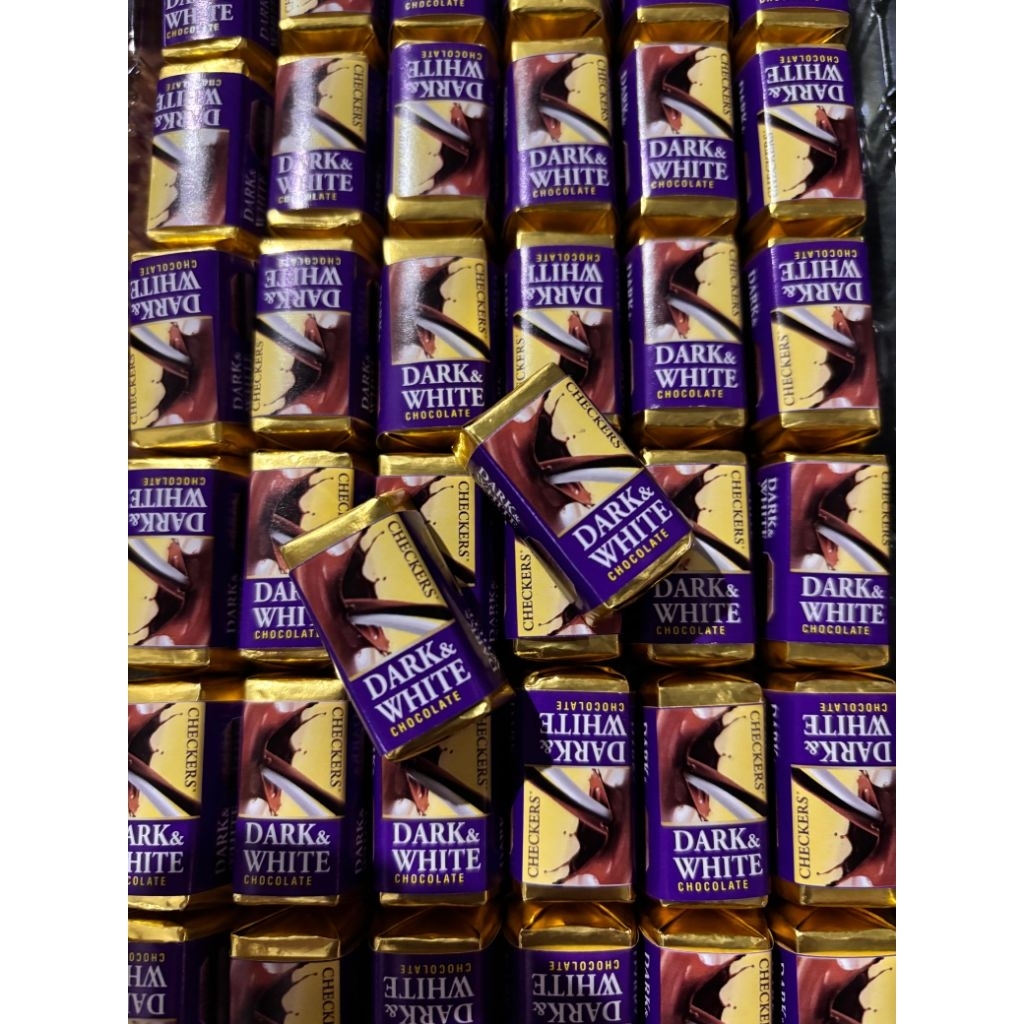 

Isi 10pcs Coklat Checkers Mini Chuncky | Snack Coklat Mini Enak Murah Renyah Kekinian