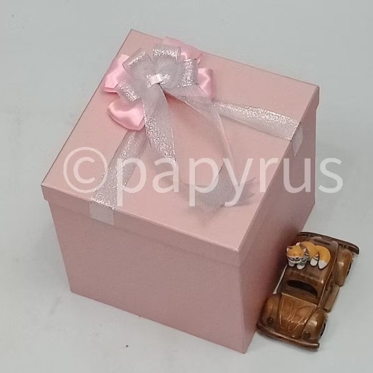 

PAPYRUS 20x20 Tinggi 20cm Kotak Kado Gift Box Hardbox Hampers V1