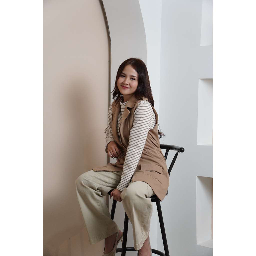 Missty Freeteen Blazer One Set Kaos Wanita Warna Cokelat Muda Lengan Panjang Variasi Motif Salur Gar