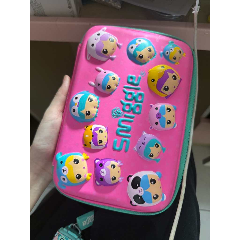

Smiggle Pencil Case (preloved, like new)