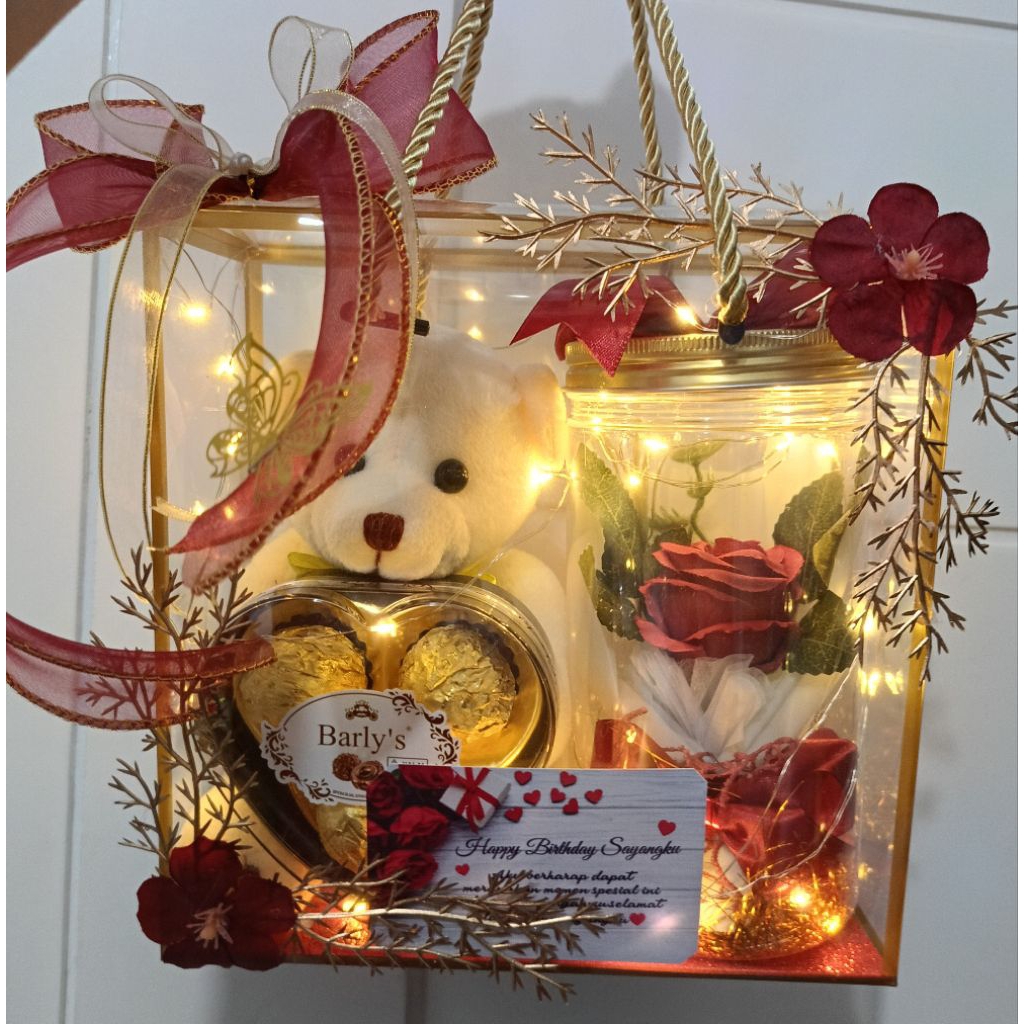 

KADO ULTAH / KADO VALENTINE / KADO GURU / KADO WISUDA / KADO ANNIVERSARY / GIFT / HAMPERS / BUKET / COKLAT