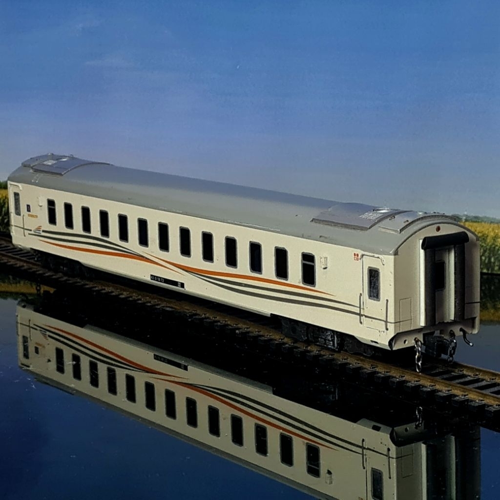 Miniatur Kereta Api / Kereta Model Gerbong Eksekutif Kaca Pesawat Skala HO (Skala setara Agung Craft