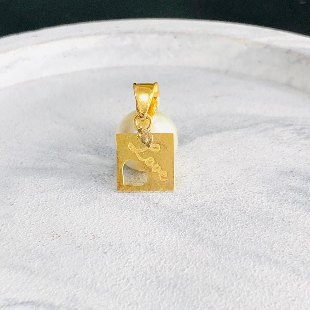 liontin emas signet segi love 375/8k