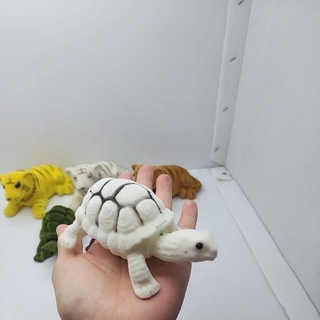 Denting Mas Terang Hiasan Mobil/Pajangan Mobil/Anjing Goyang/Kucing Goyang/Kura2/Harimau /Hiasan