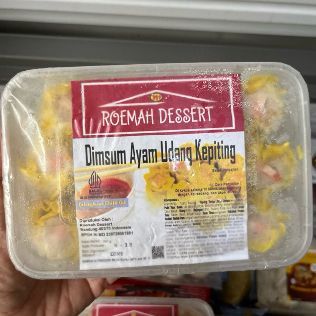 

Dimsum ayam udang kepiting ROEMAH DESSERT isi 10 PREMIUM dilengkapi chilli oil