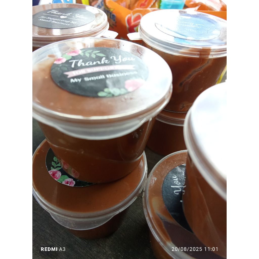 

coklat dunia milk crunchy kemasan 25 ml isi 10 cup