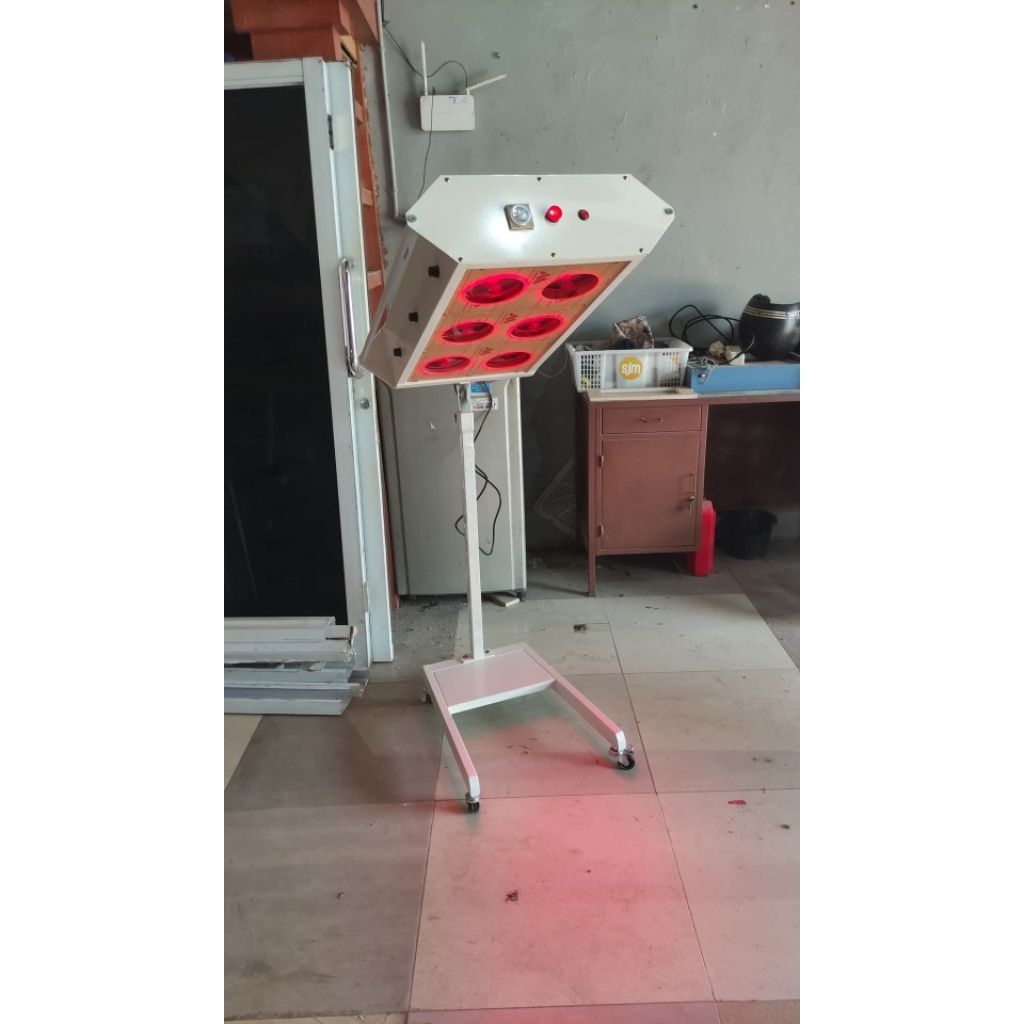 Infrared radiation therapy in physiotherapy/infrared therapy lamp 6/lampu fisioterapi infrared/lampu