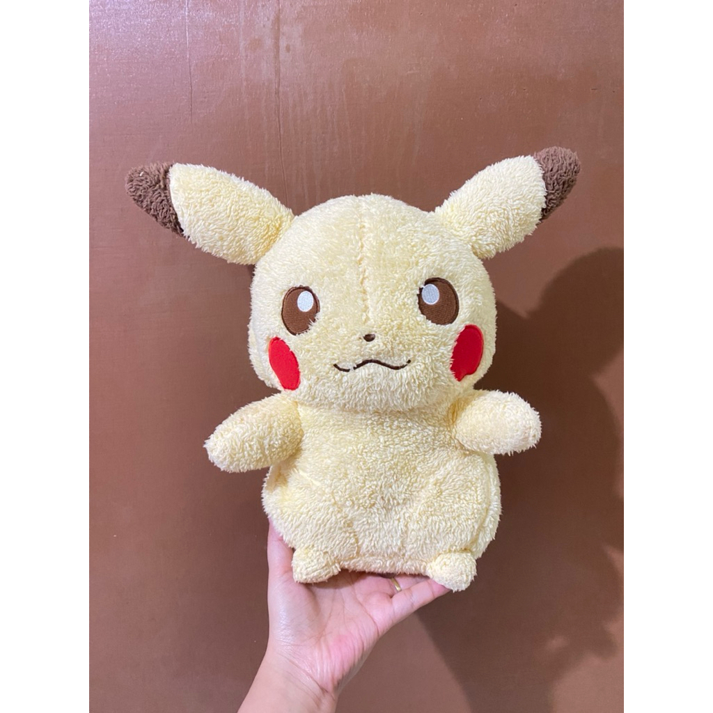 Boneka Pokemon Karakter Pikachu size 38cm Original / Boneka Pikachu / Boneka Pokemon / Boneka Poke P