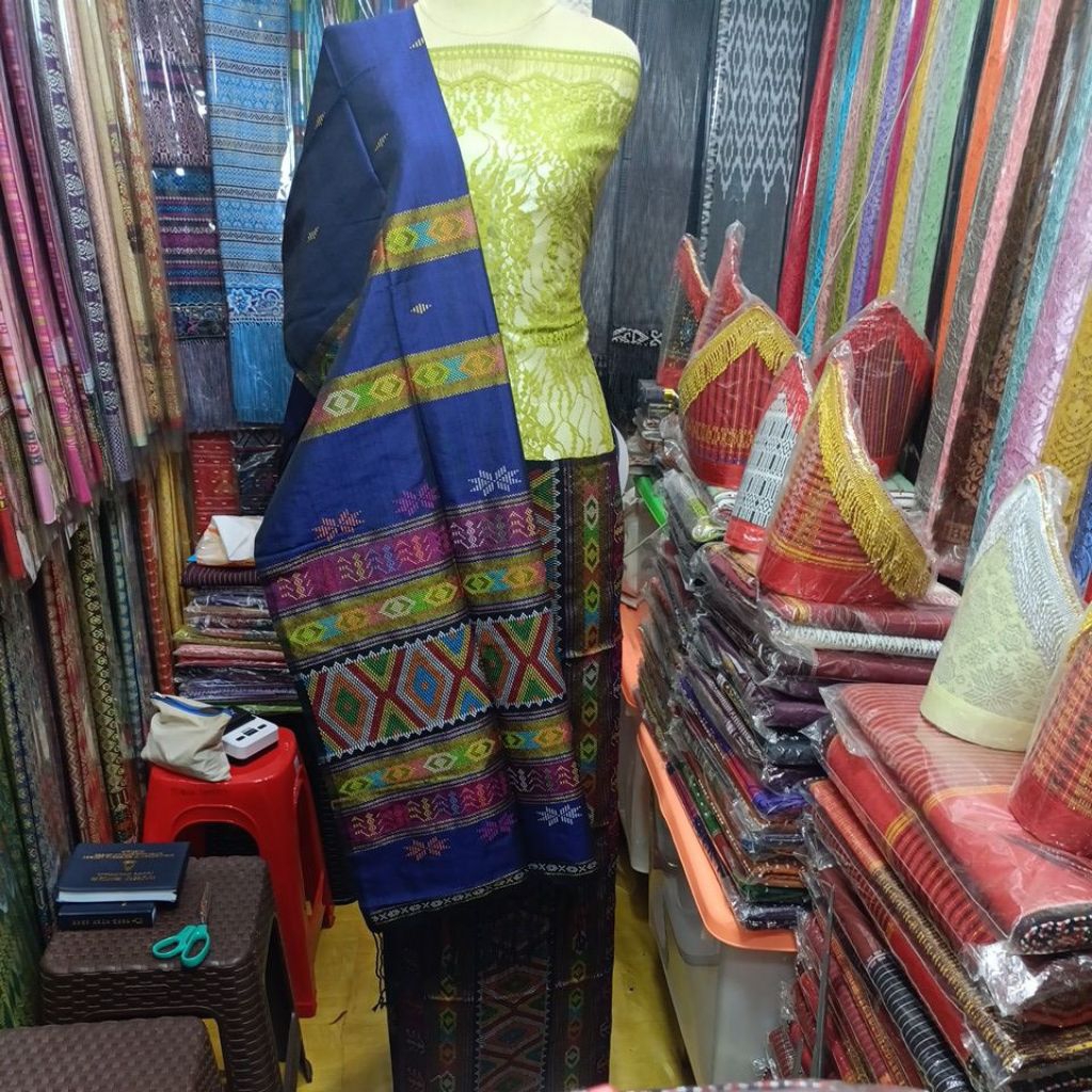 Songket Sadum Sutra Tarutung +Songket Sutra Tarutung