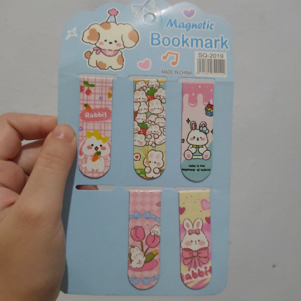

Magnetic Bookmark - Pembatas Halaman
