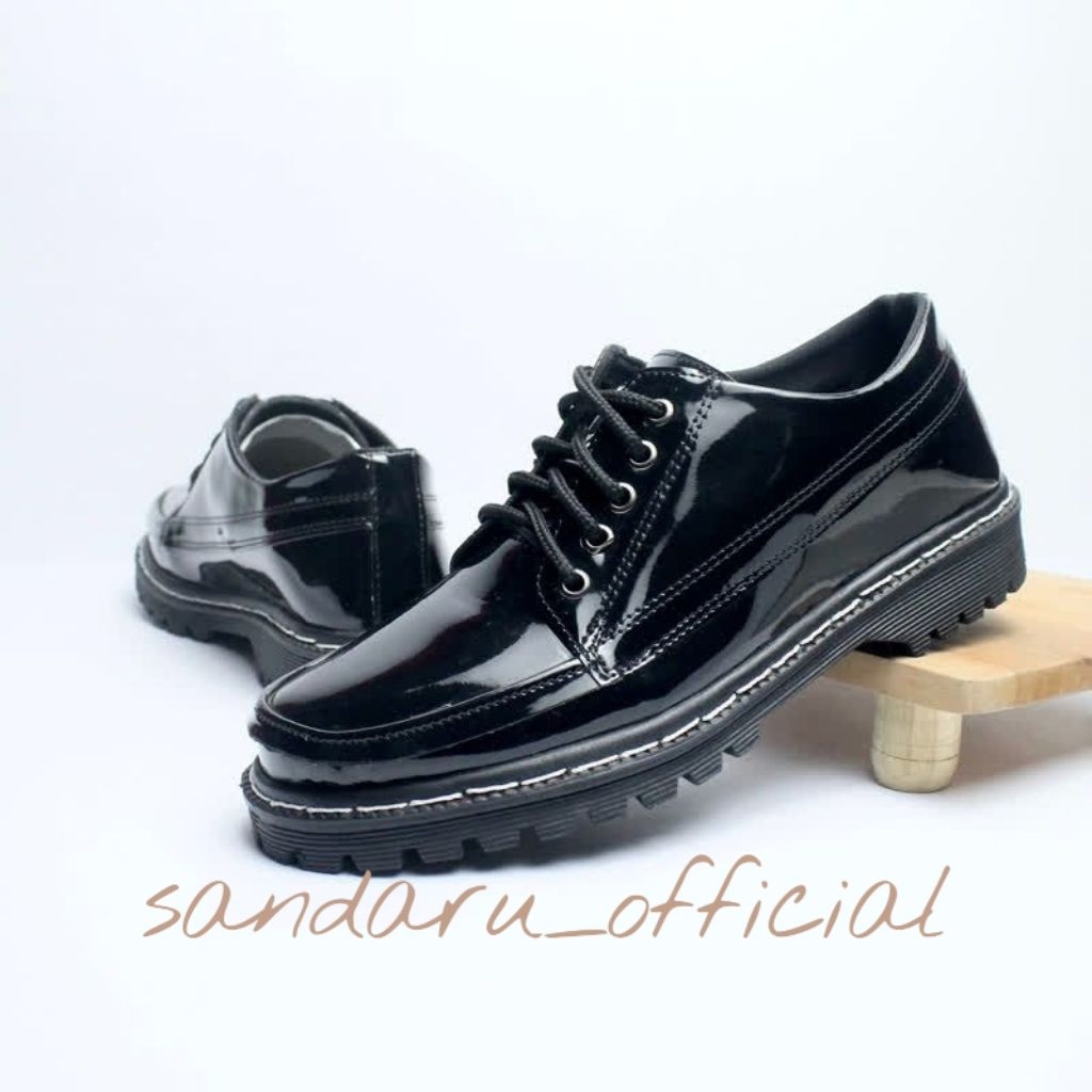 Pria DOCMART Carlos Sepatu Pria DOCMART Carlos Pantofel Oxfrod COWOK Casual Unisex