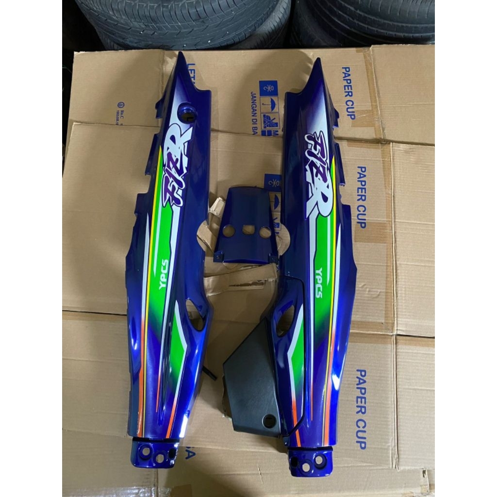 Cover Body Belakang Yamaha Fizr Bodi Belakang Kanan kiri Fizr Warna Biru  Tahun 1998 Plus Striping