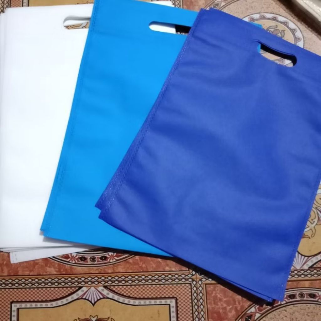 

GROSIR READY STOK 20 PCS / 1 KODI 30 X 40 30*40 TAS SPUNBOND MURAH GOODIE BAG GOODIEBAG/ TAS SPUNBOND TALI / TAS WEDDING / TAS UNDANGAN / TAS UNDANGAN SPUNBOND / TAS SPUNBOND SABLON TAS SOUVENIR SPUNBOND TAS SOUVENIR SABLON READY STOK SIAP KIRIM