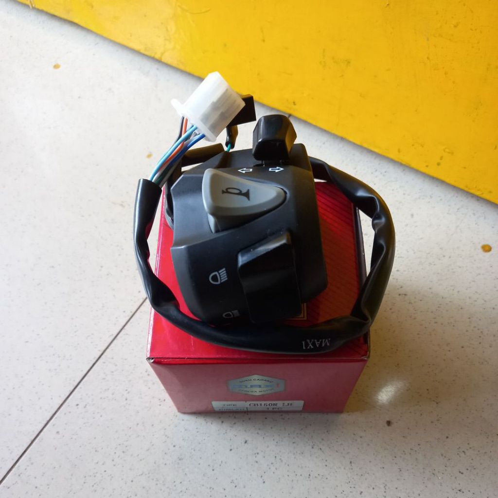 CB150R SAKLAR KIRI HOLDER KIRI