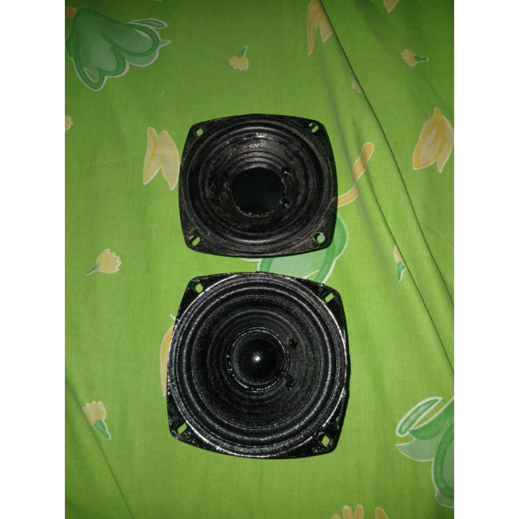 Speaker 4 inch prestige 40watt bekas sepasang