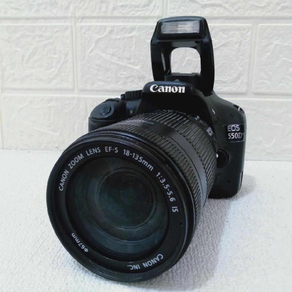 Canon 550d Lensa 18 135mm Camera DSLR second