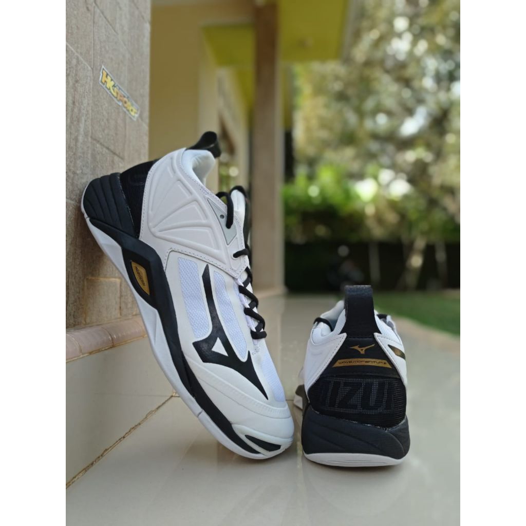 sepatu voli Mizuno momentum 2 LOW ORIGINAL