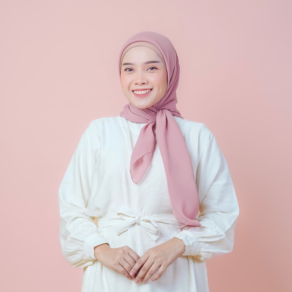 kerudung bella square dusty pink