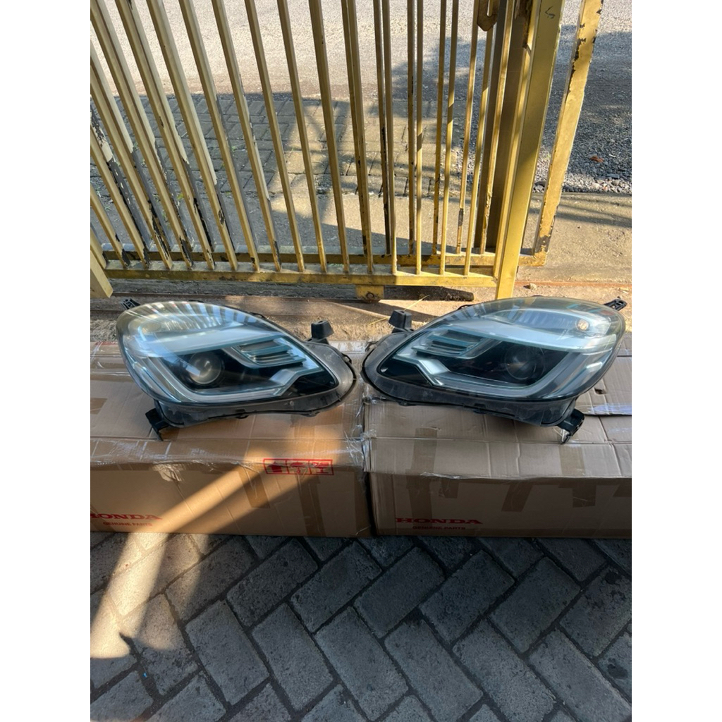 Headlamp copotan mobilio rs 2015