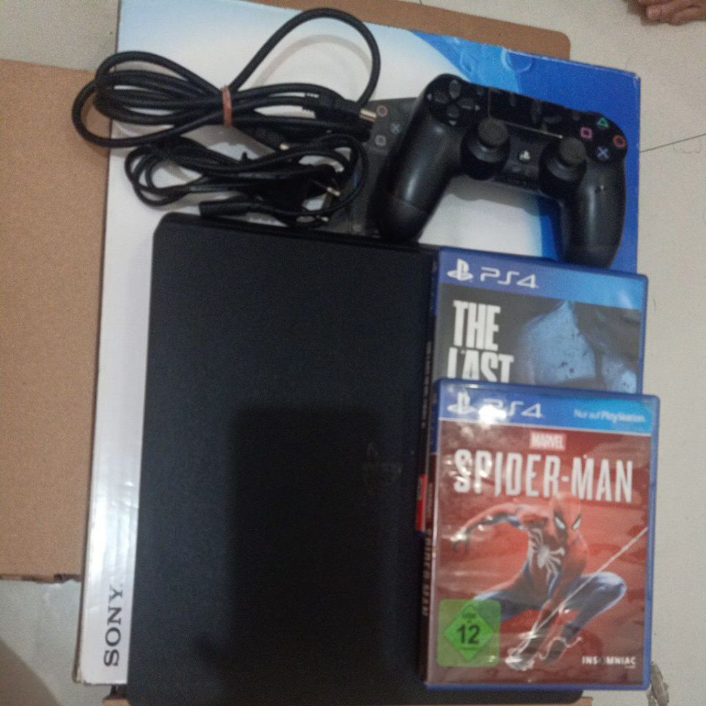 PS4 slim 1 tb