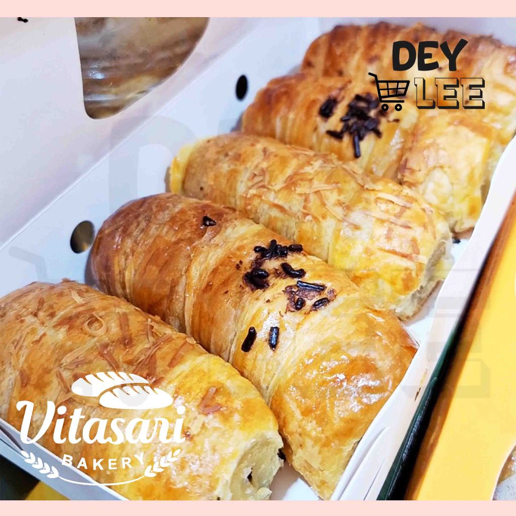 

VITASARI Pisang Bolen Lilit Mix Cokelat/Keju per box isi 5 pcs Fresh Halal Bandung