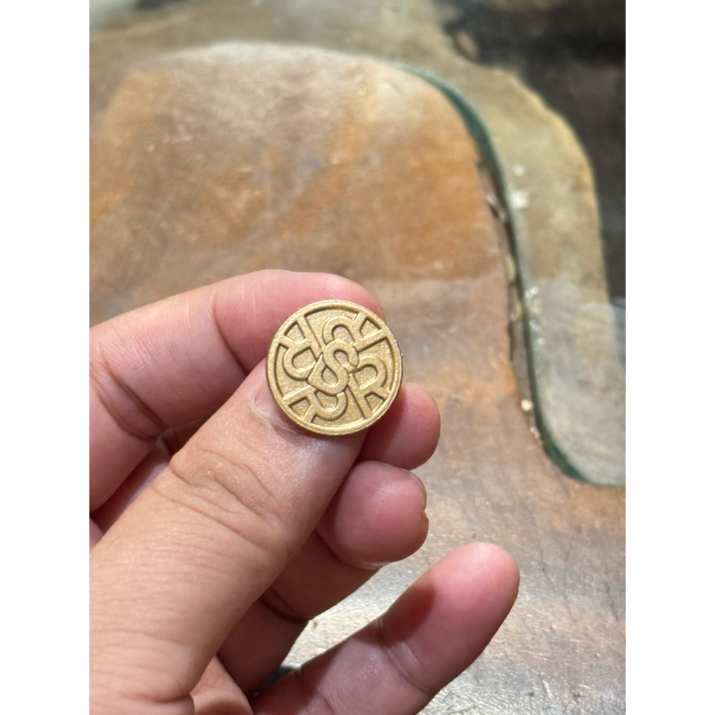 Xanadu Brooch Buttonscarves X Riamiranda