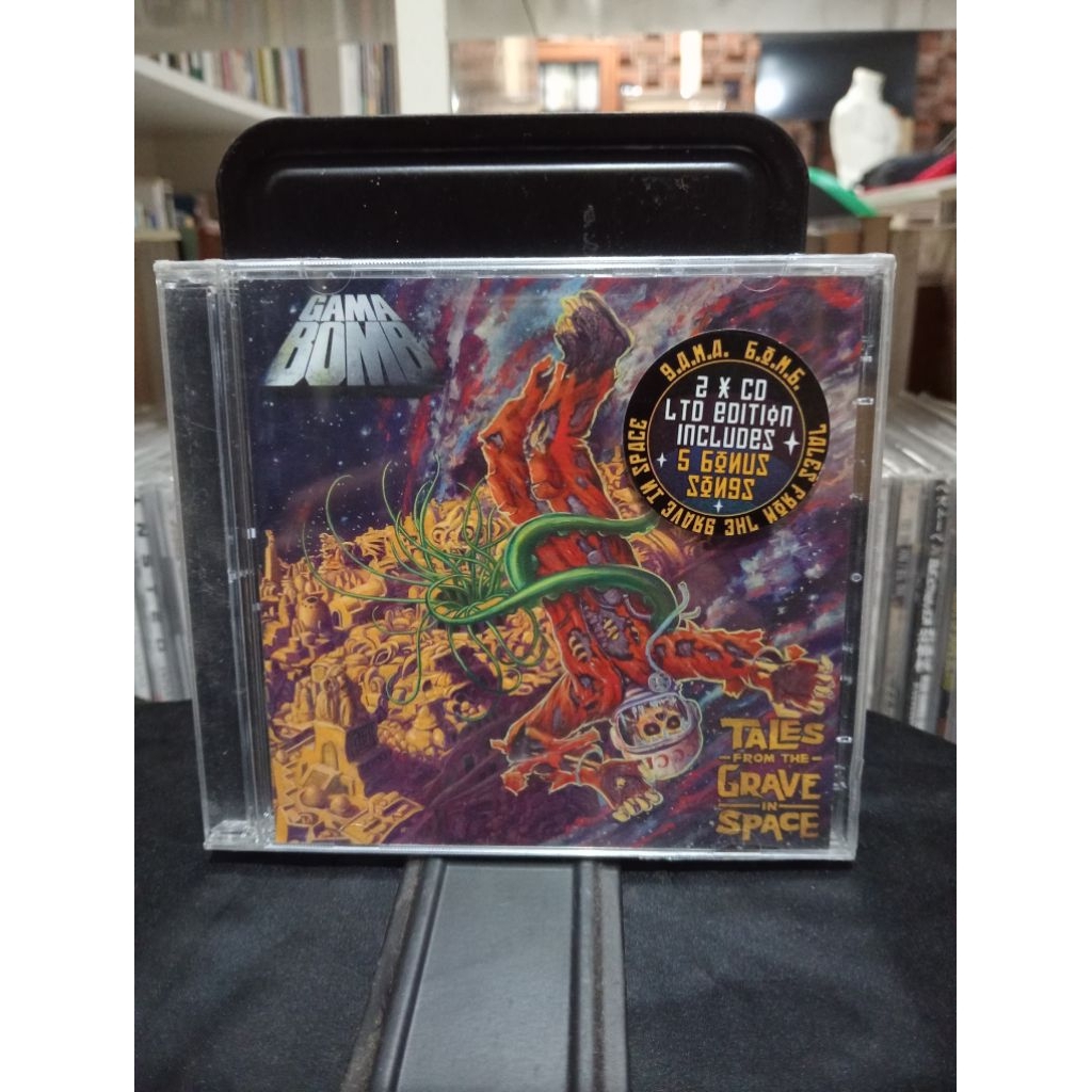 cd GAMA BOMB - Tales from the Grave in Space (segel)