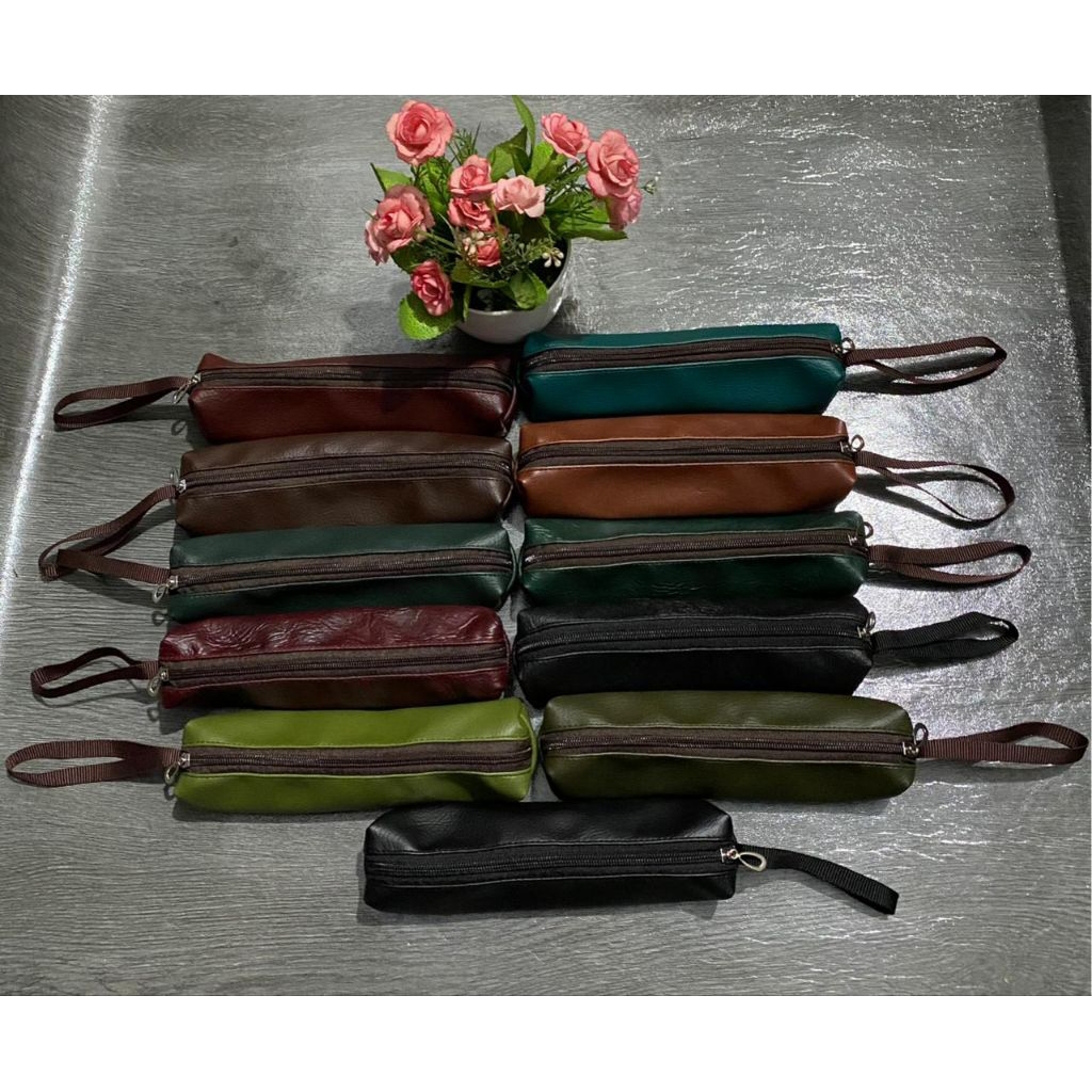 

TEMPAT PENSIL KULIT SINTETIS ANTI AIR/ Tempat pencil /Desgrip/tempat pensil viral