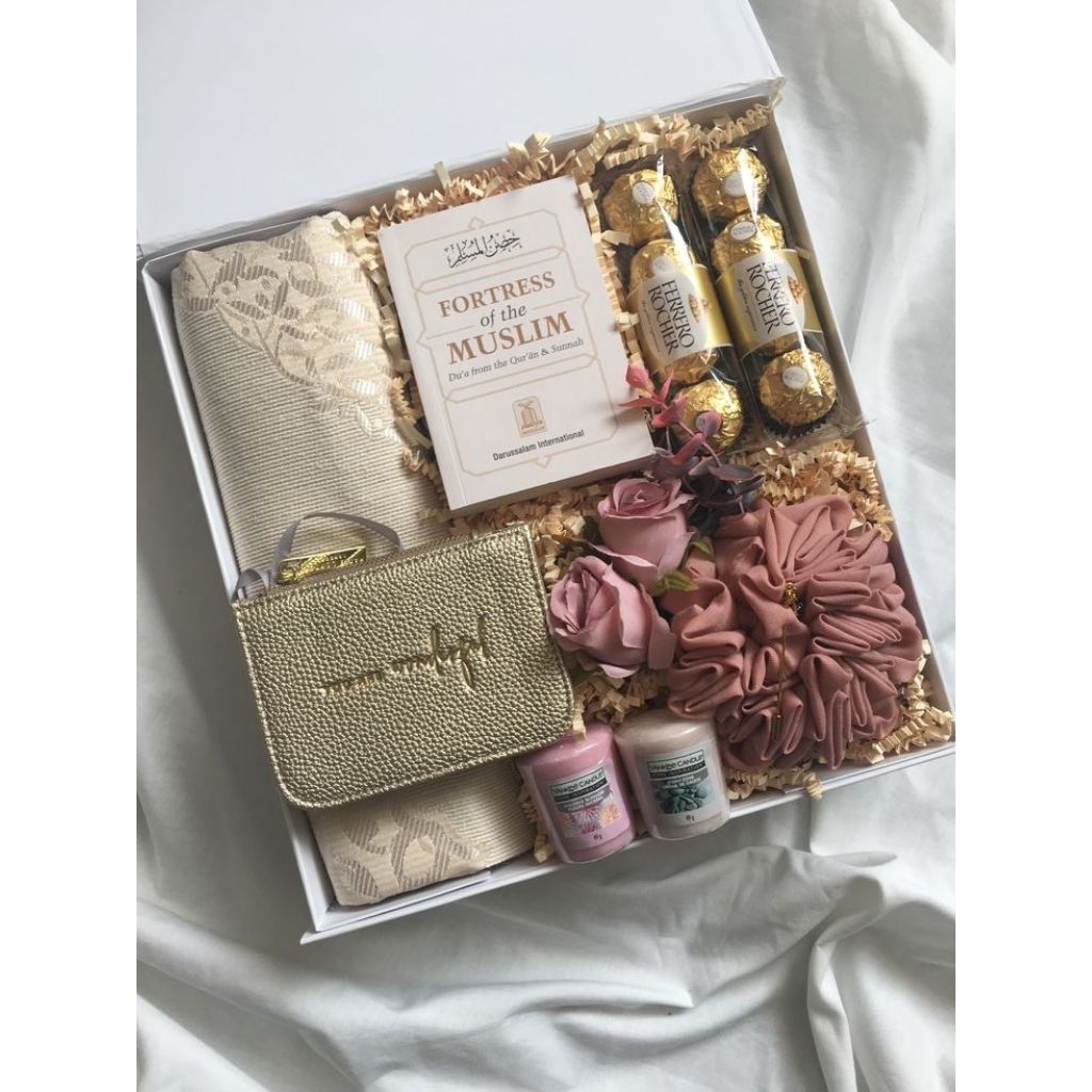

exclusive gift box