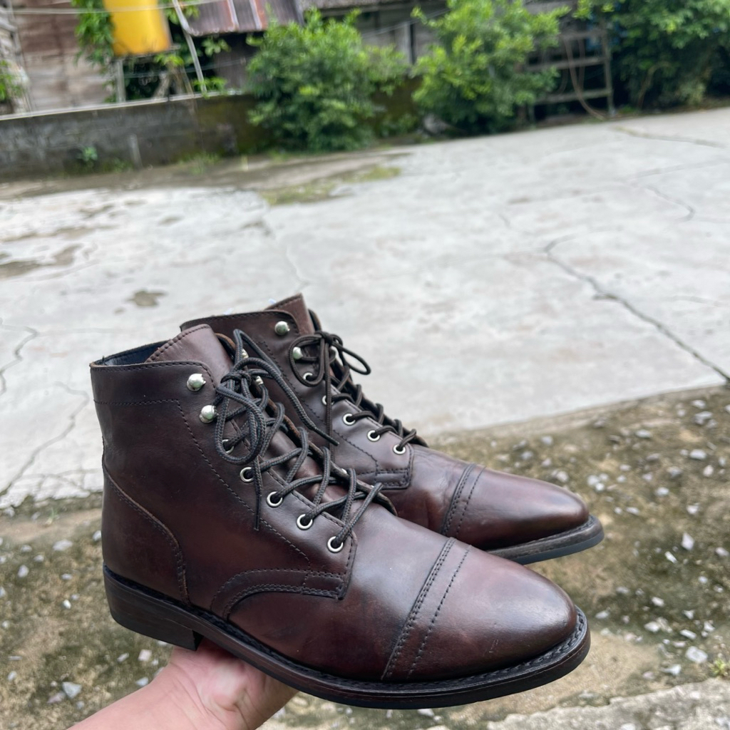 thursday captain services boots