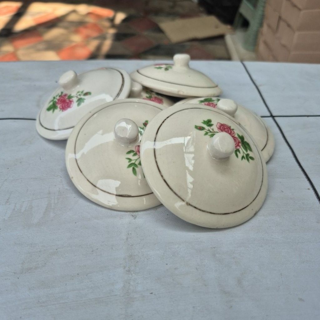 TUTUP CANGKIR JADUL KERAMIK.