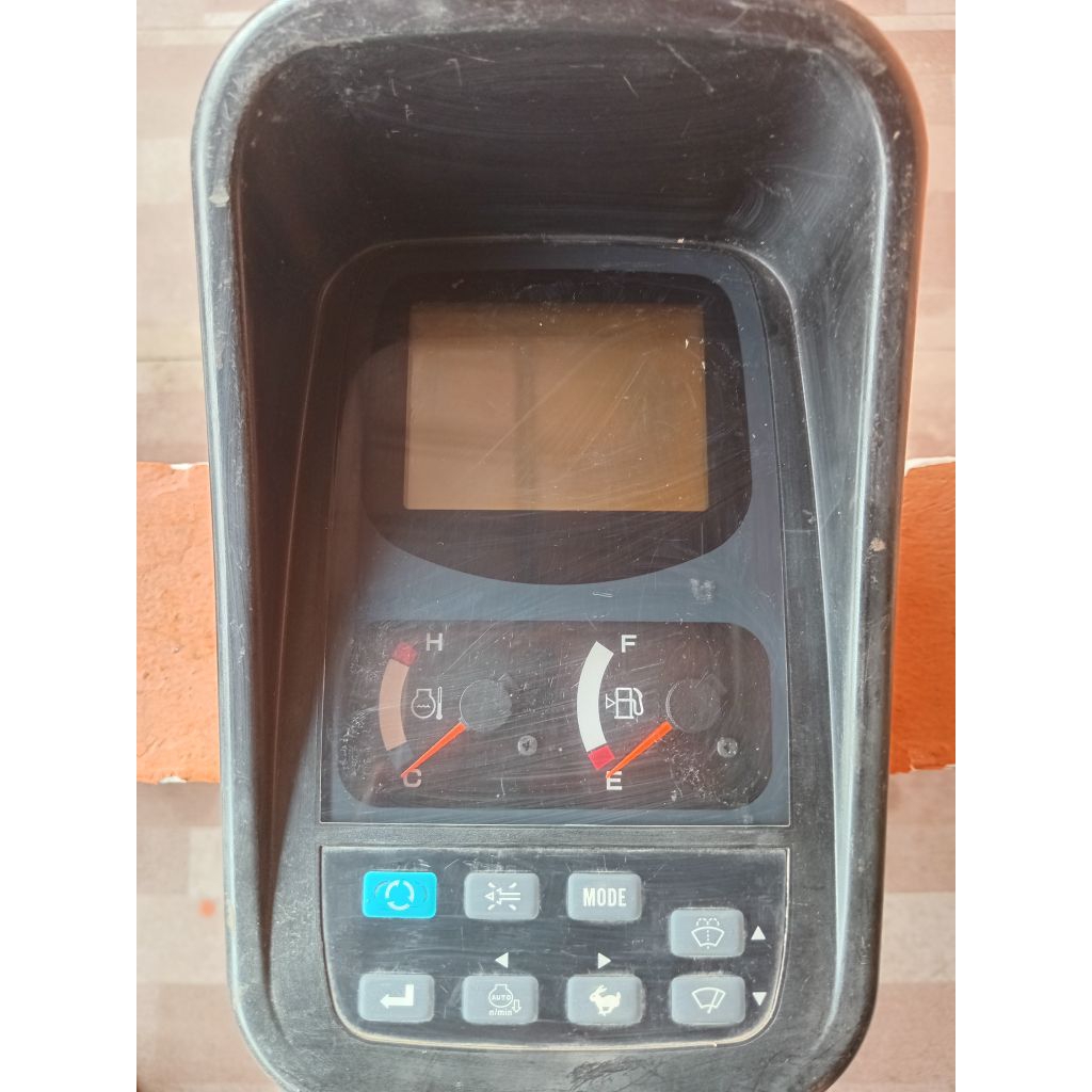 MONITOR KOMPUTER KOBELCO SK200-8