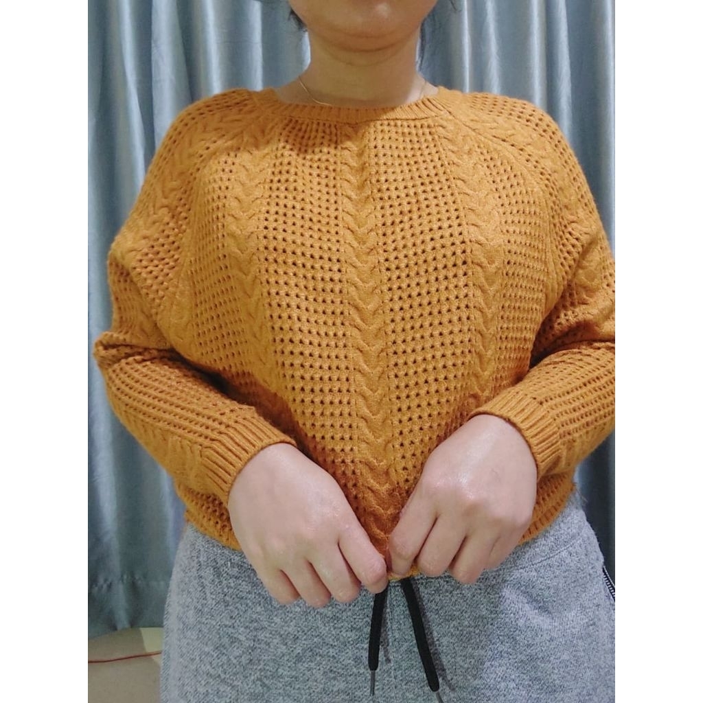 Preloved Atasan Rajut Wanita/Atasan Rajut/Baju Rajut