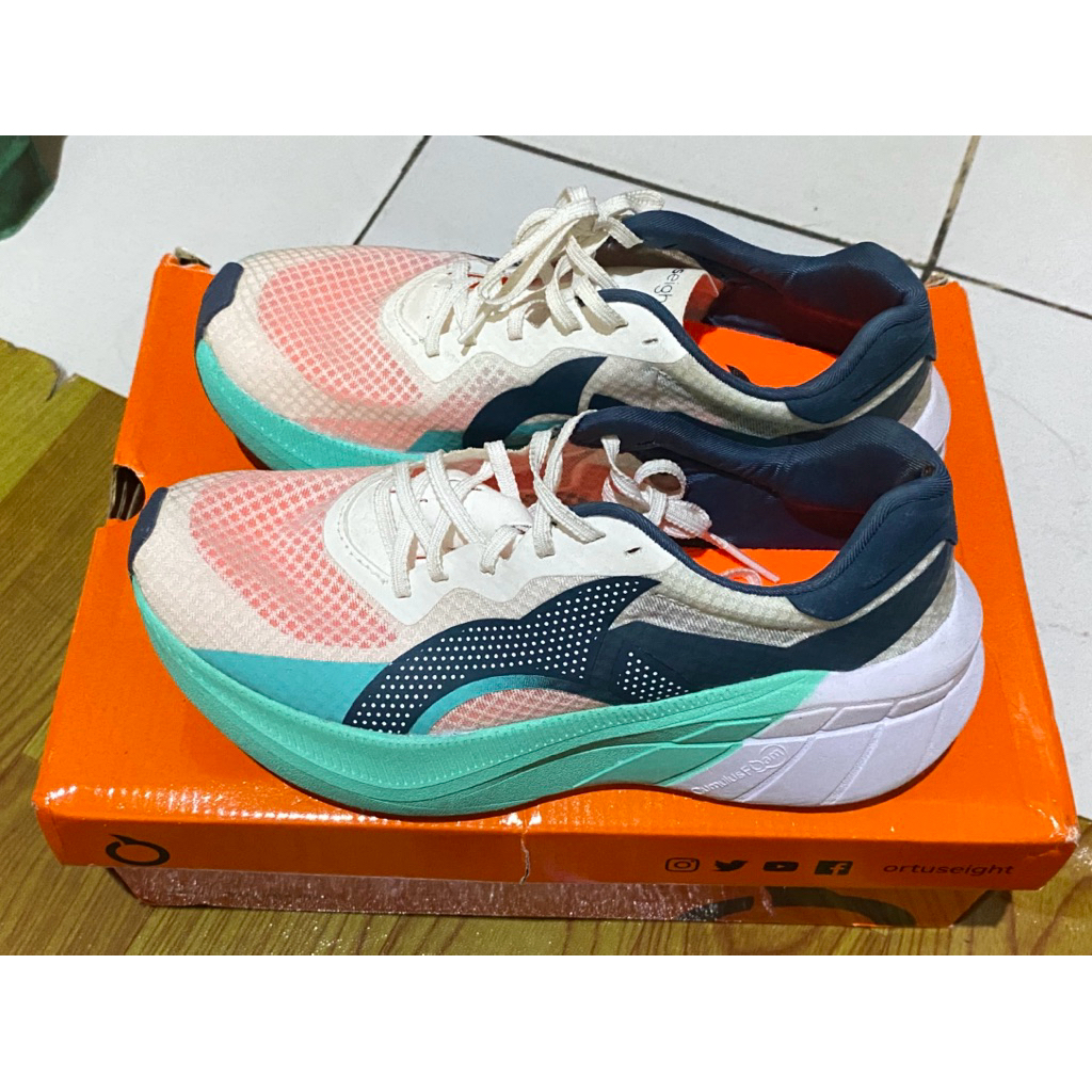 Preloved Ortuseight running unisex uk 38