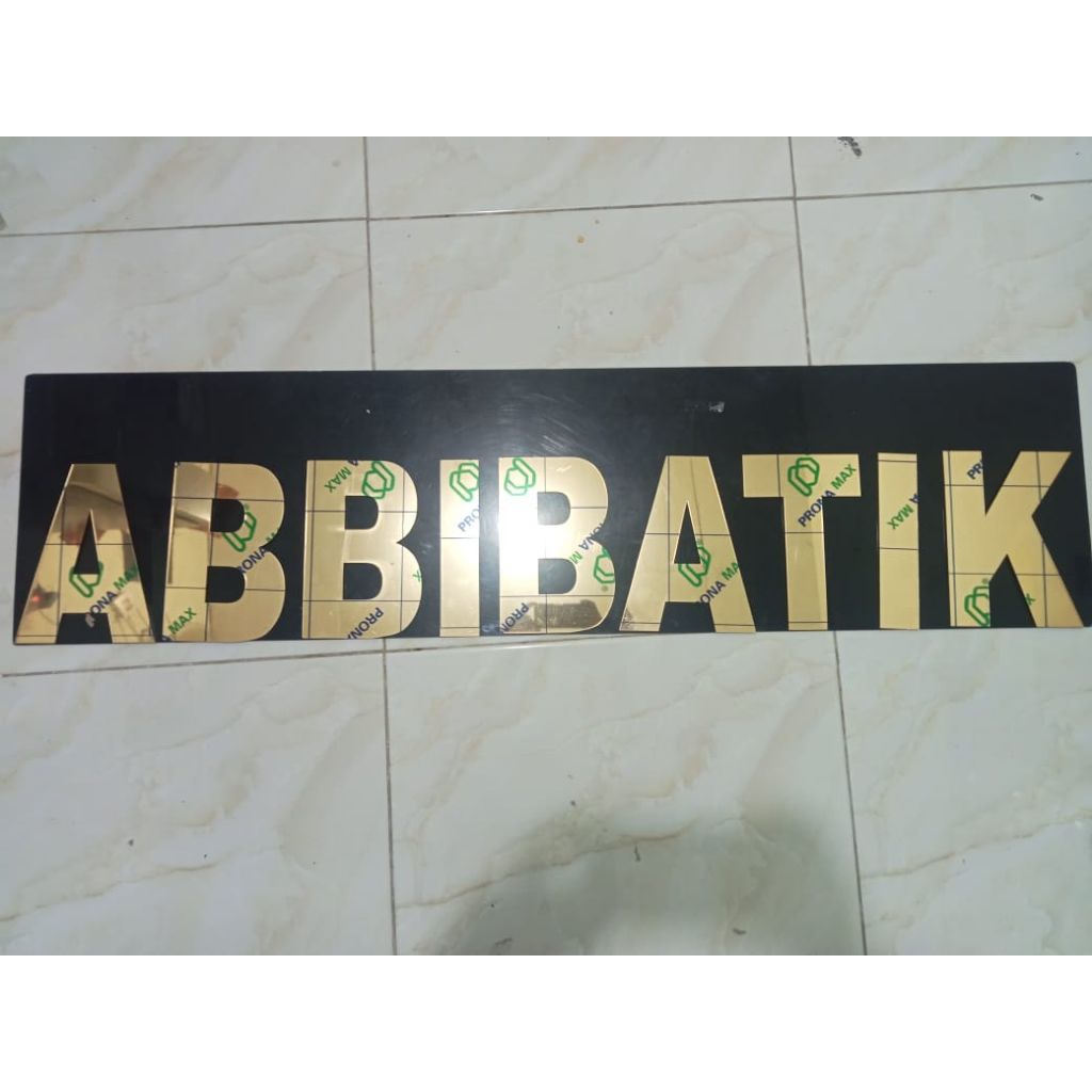 Huruf Timbul Akrilik Ketebalan 2mm Tinggi Huruf 30 cm