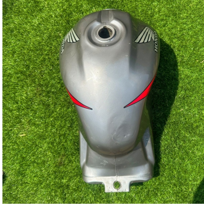 Tangki Verza 150 Ori Copotan – Repaint Silver – PNP Tanpa Modifikasi -