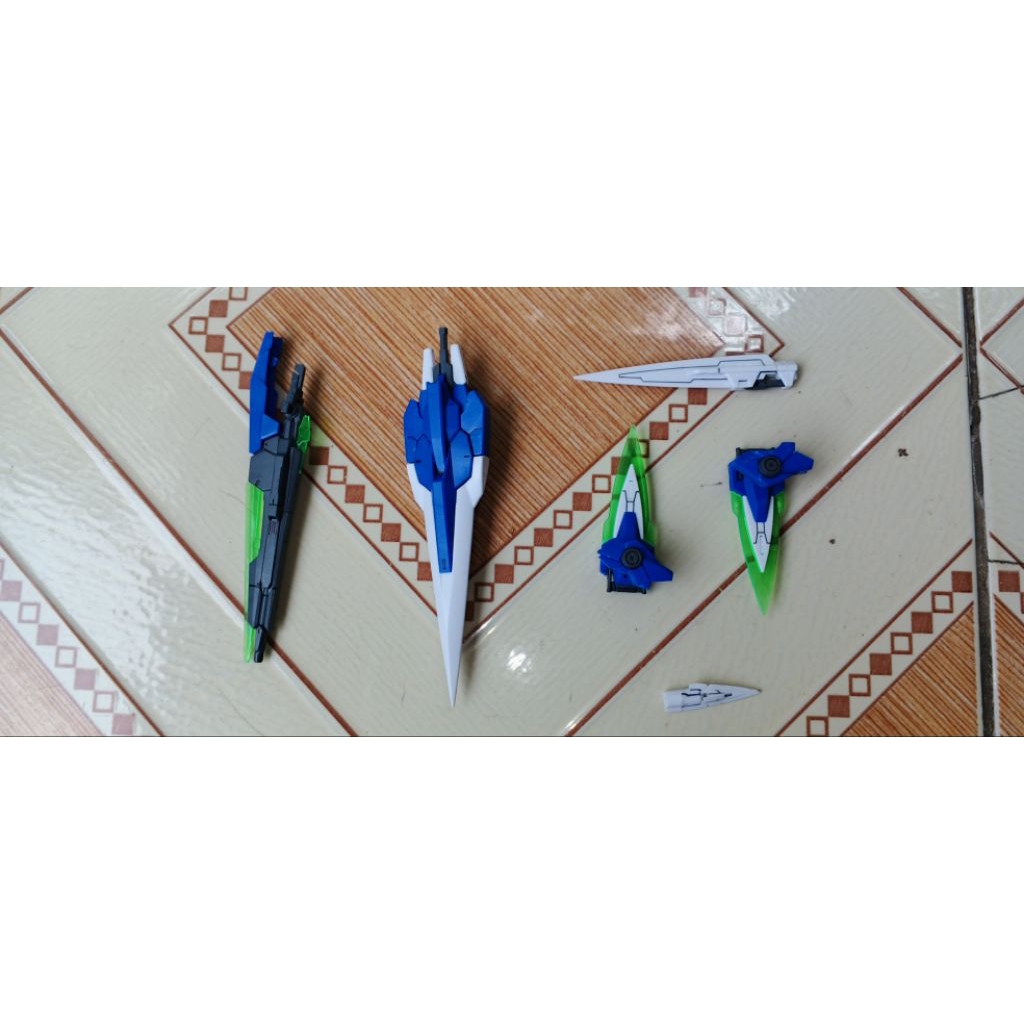 HG GUNDAM 00 SEVEN SWORD WEAPON