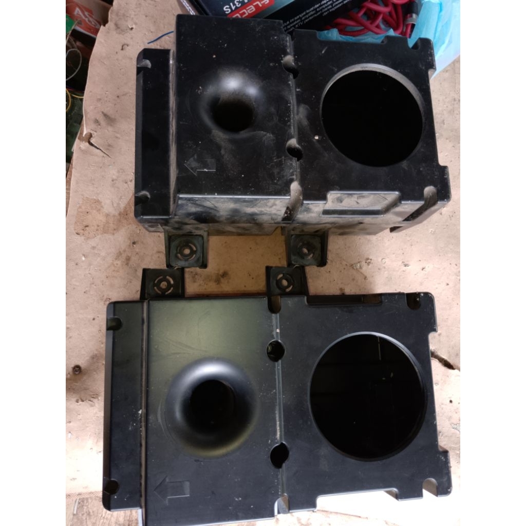 box speaker Polytron 4 in sepasang