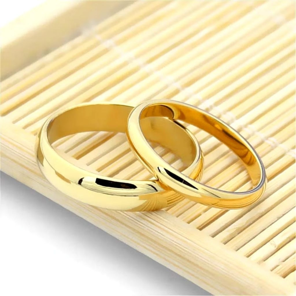 Cincin Couple / Tunangan / Nikah / Pasangan / Kawin / Titanium Warna Gold / Emas Elegan