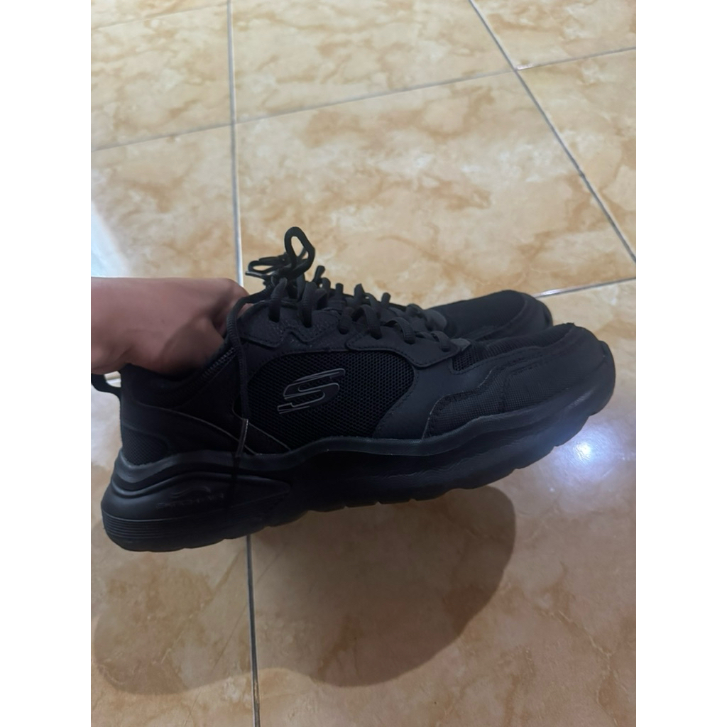 Sepatu Sneakers Pria Skechers Air Cushioning Black Original