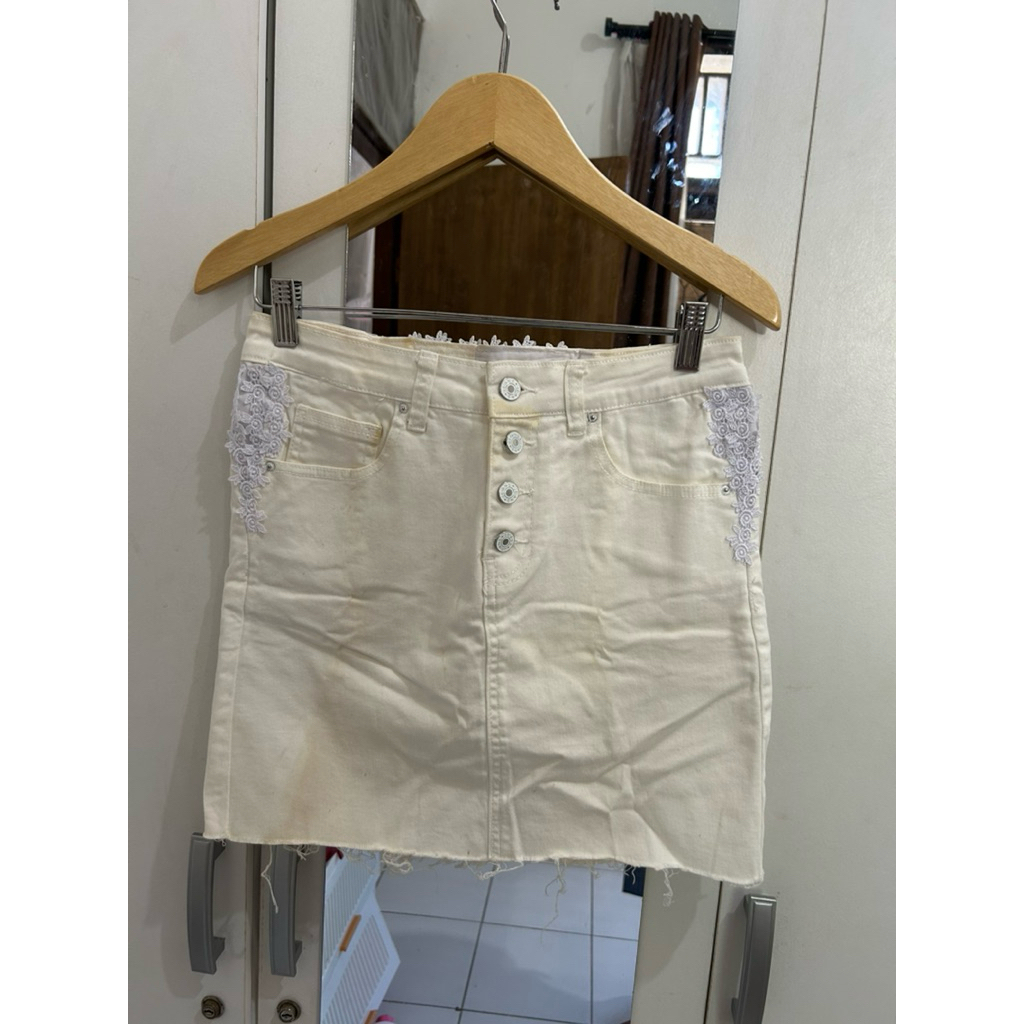 (Preloved) Rimini denim, Rok denim putih, Rok jeans putih