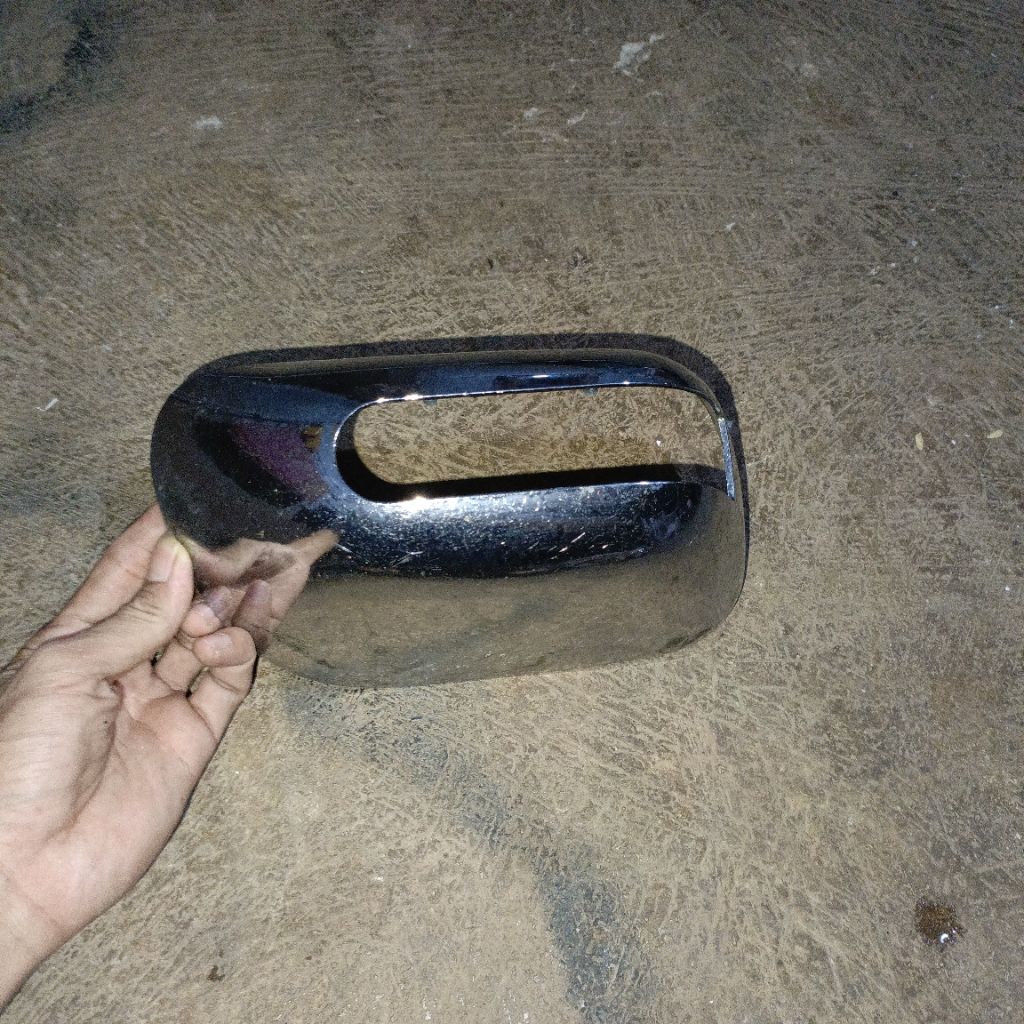 COVER SPION AVANZA LAMA 2004 (KANAN)