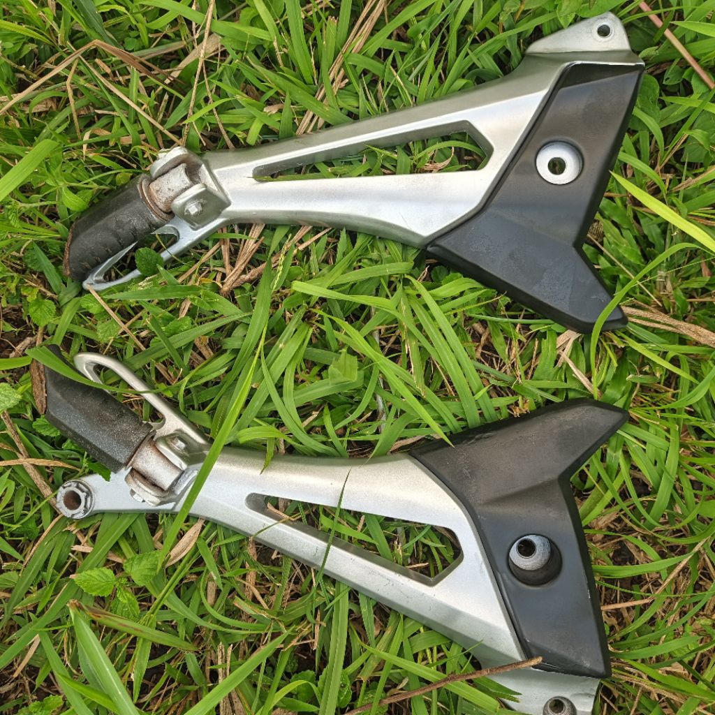 FOOTSTEP BUSTEP HONDA SUPRA X 125 NEW DD ASLI ORIGINAL COPOTAN AHM