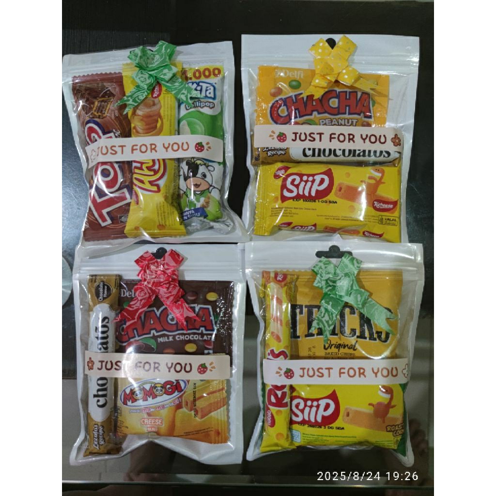

Mini gift snack / mini hampers / souvenir ulang tahun