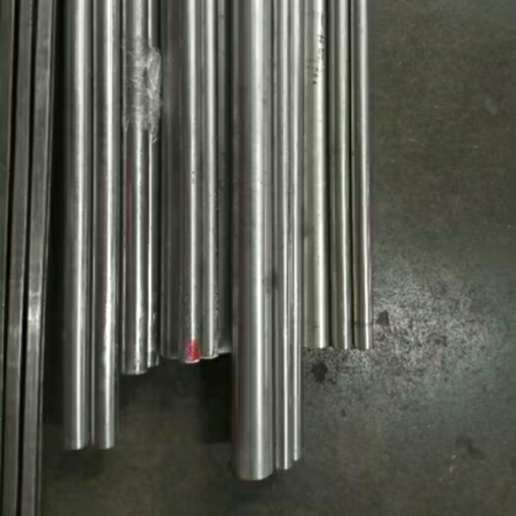 as besi batangan st41 diameter 28mm panjang 80cm/as besi 28 mm x 80 cm