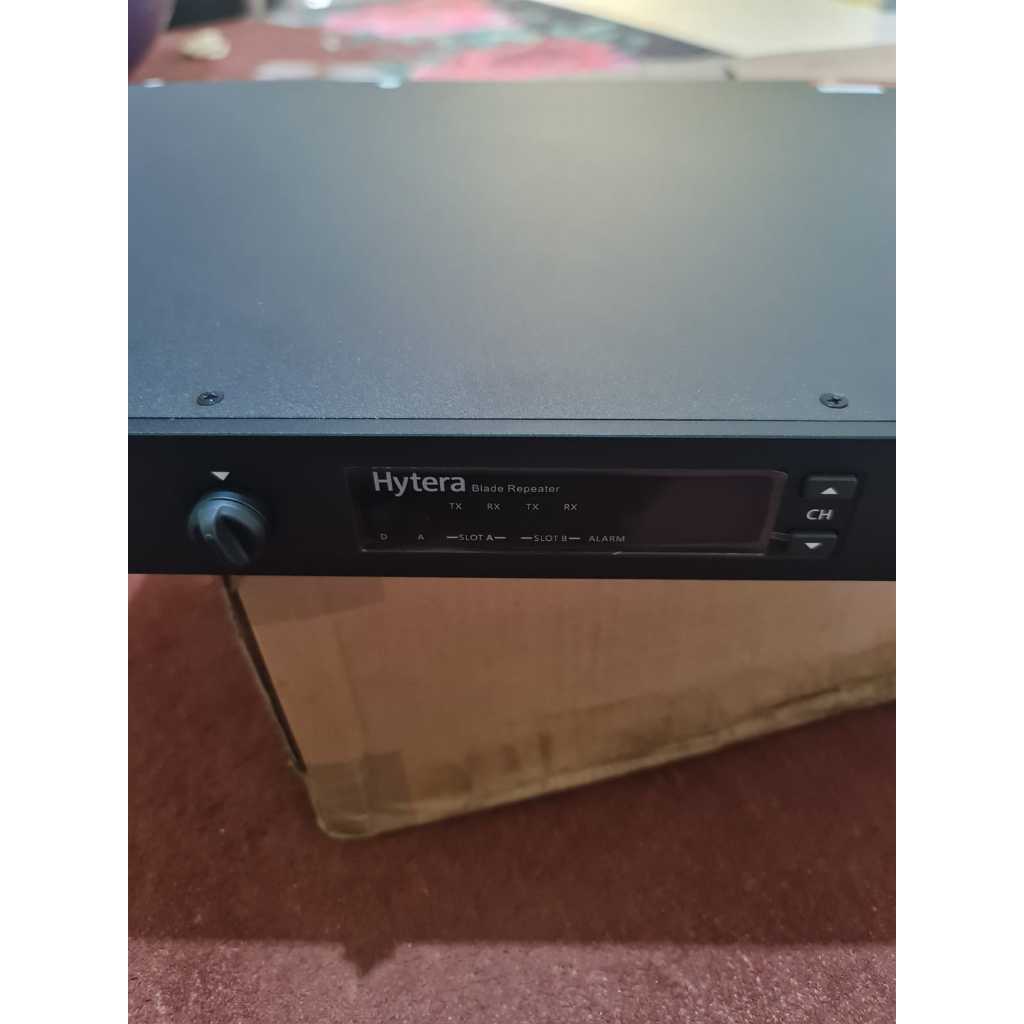 REPEATER HYTERA HR1068 UHF 400 MHZ REPEATER  HYTERA UHF HR 1068 DIGITAL  ANALOG POWER MAX 50 W